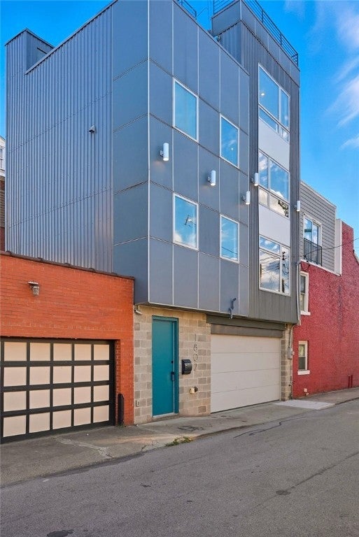 1802 Harcum Way, South Side