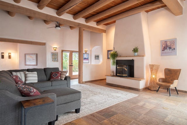 52 Bonanza Trl, Santa Fe