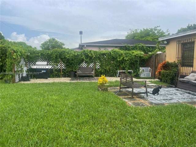 3 of 9 - 12030 N Miami Ave, North Miami, FL