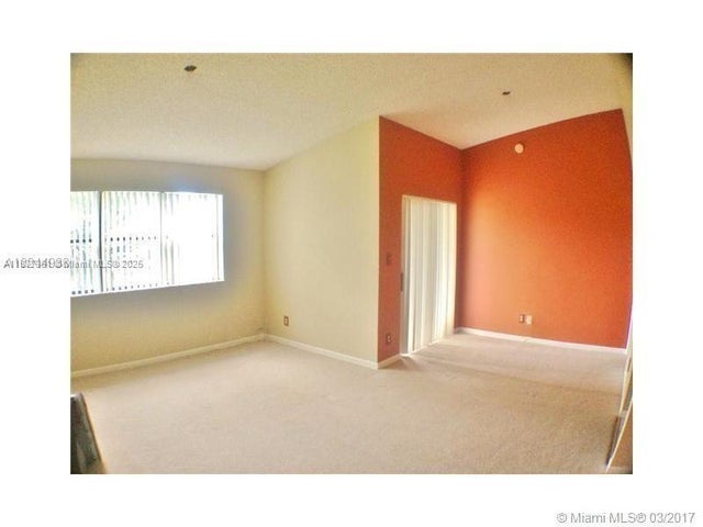1 of 30 - 530 S Park Rd 35-11, Hollywood, FL