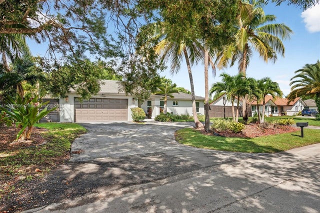 2 of 52 - 17500 Sw 93rd Pl, Palmetto Bay, FL