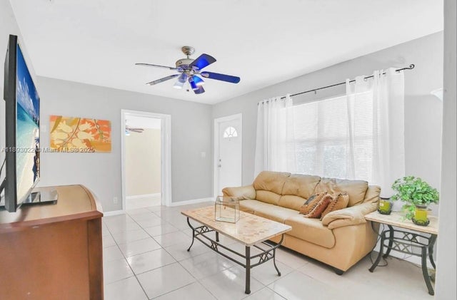 5 of 22 - 822 Avenida Hermosa, West Palm Beach, FL