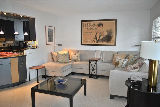2 of 19 - 2011 Cornwall A, Boca Raton, FL