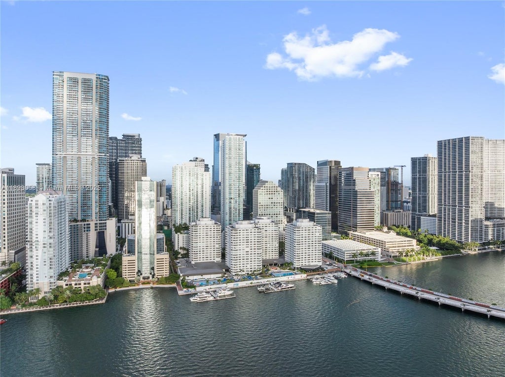 905 Brickell Bay Dr 230, Miami