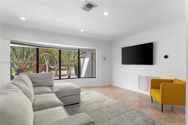 5 of 34 - 1315 N 47th Ave, Hollywood, FL