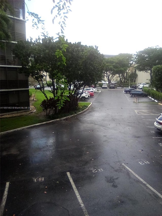 2 of 21 - 20400 W Country Club Dr 209, Aventura, FL