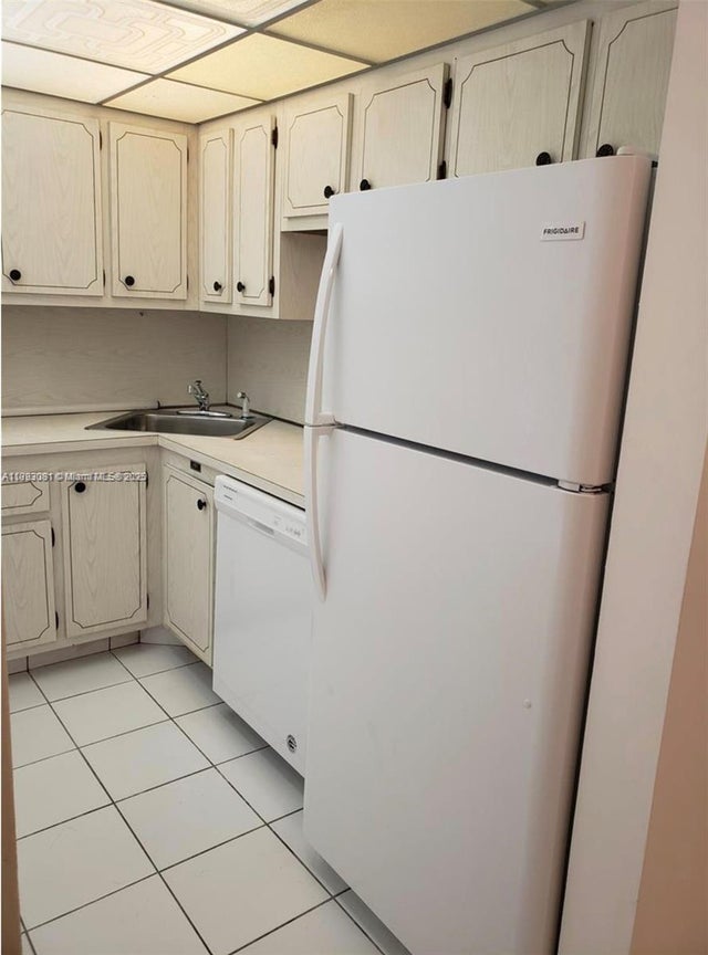 3 of 17 - 6150 Nw 62nd St 308, Tamarac, FL