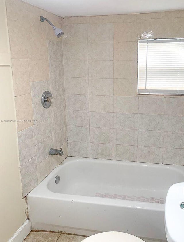 3 of 14 - 309 N 17th St, Fort Pierce, FL