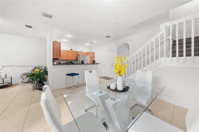 1 of 40 - 16958 Sw 92nd St 16958, Miami, FL