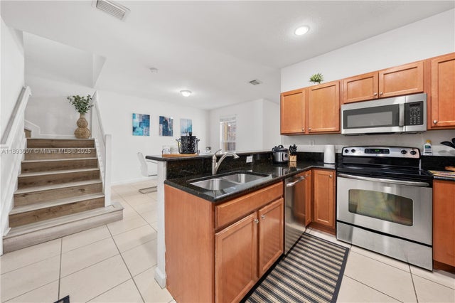 2 of 40 - 16958 Sw 92nd St 16958, Miami, FL