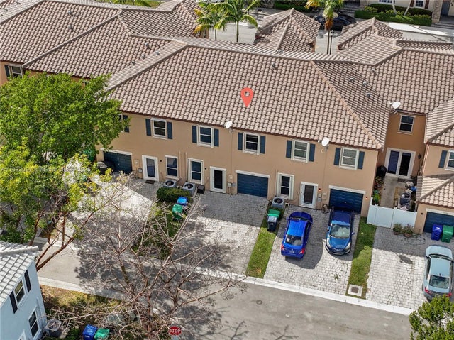 4 of 40 - 16958 Sw 92nd St 16958, Miami, FL