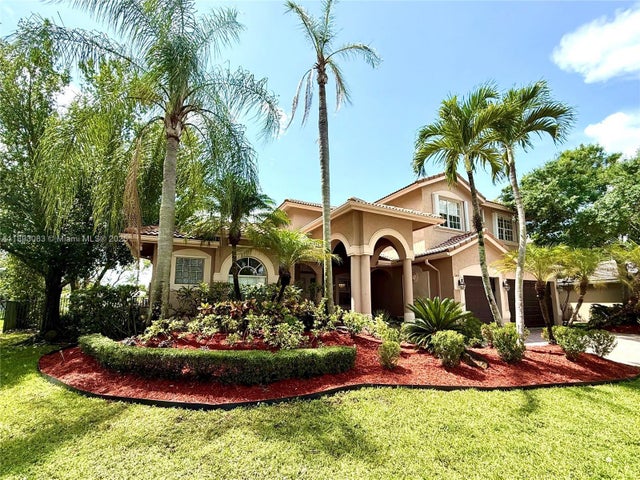 1 of 16 - 2547 Montclaire Cir, Weston, FL