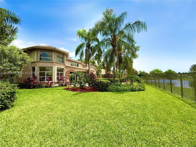 5 of 16 - 2547 Montclaire Cir, Weston, FL