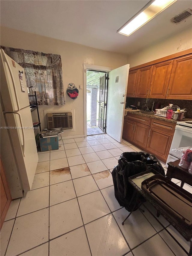 5 of 16 - 1779 Nw 90th St, Miami, FL