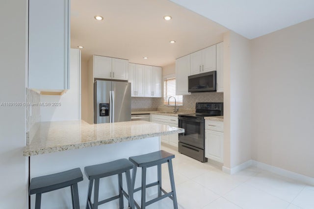 4 of 19 - 17911 Nw 42nd Pl, Miami Gardens, FL