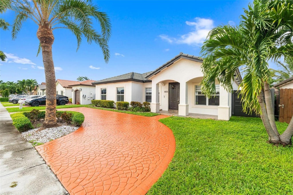 8831 Nw 166th Ter, Miami Lakes