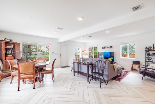4 of 25 - 44 Nw 40th St, Miami, FL