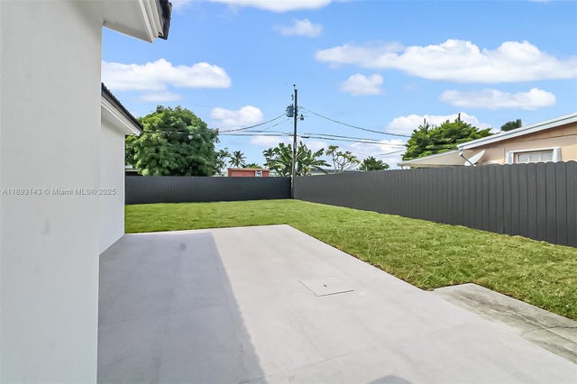 3 of 47 - 4314 Sw 97th Ct, Miami, FL