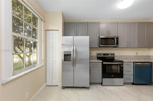 5 of 40 - 4005 Nw 91st Ter, Sunrise, FL
