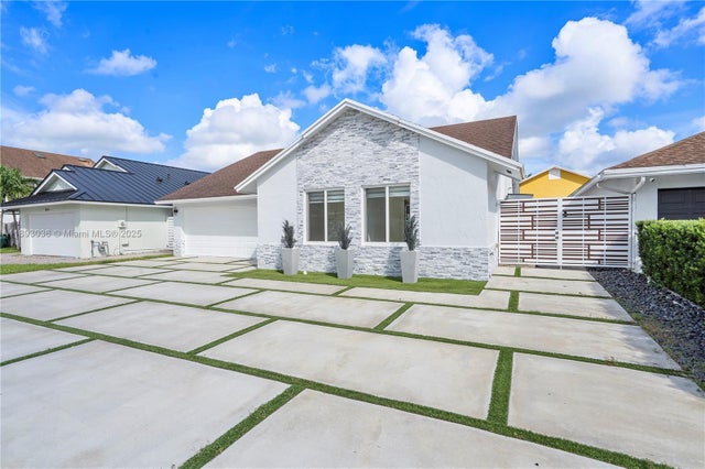 5 of 54 - 7873 Nw 191st St, Hialeah, FL