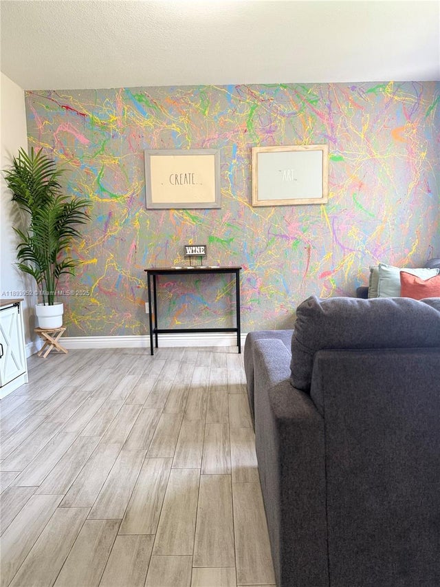2 of 30 - 409 Nw 13th Ave, Fort Lauderdale, FL