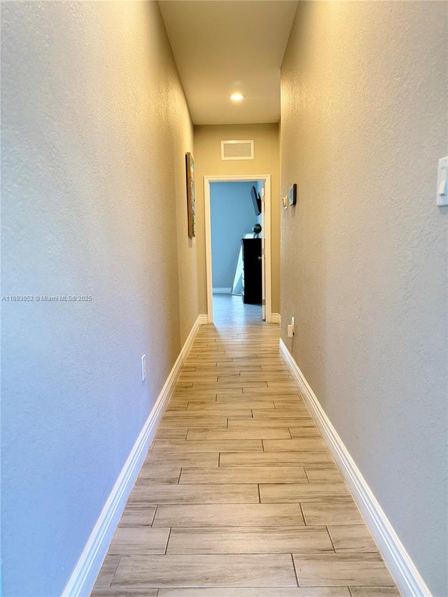 5 of 30 - 409 Nw 13th Ave, Fort Lauderdale, FL