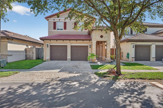 379 Ne 25th Ter, Homestead