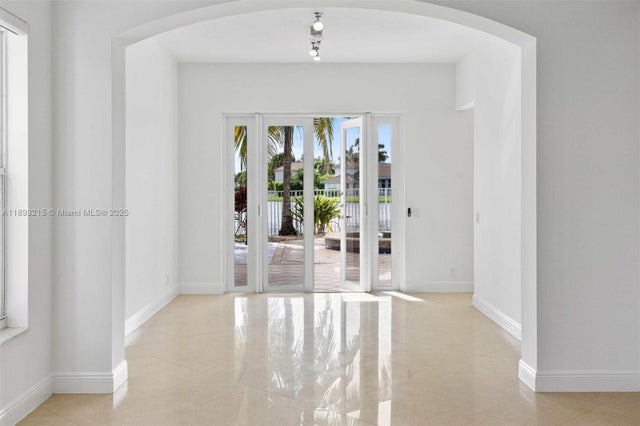 5 of 63 - 926 Marina Dr, Weston, FL
