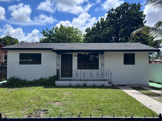 1 of 38 - 3040 Nw 96th St, Miami, FL