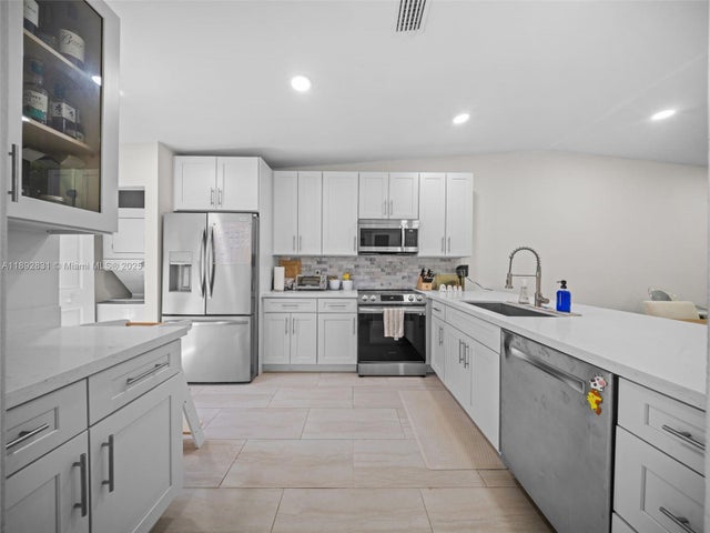 3 of 36 - 11295 Sw 116th Ter, Miami, FL