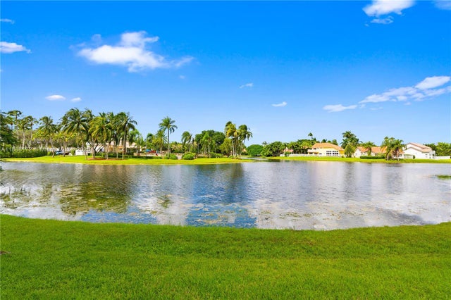5 of 76 - 1171 Laguna Springs Dr, Weston, FL