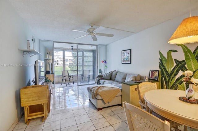 4 of 26 - 9041 Sunrise Lakes Blvd 107, Sunrise, FL