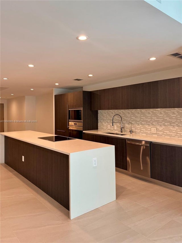 3 of 12 - 1150 102nd St 303, Bay Harbor Islands, FL