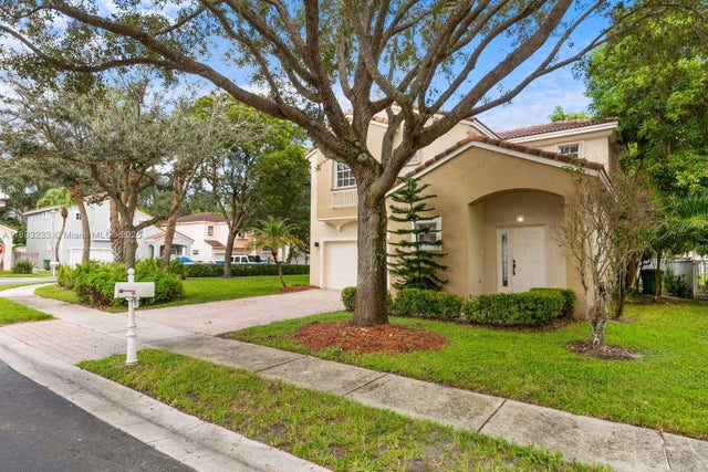 4 of 38 - 7557 Nw 18th Dr, Pembroke Pines, FL