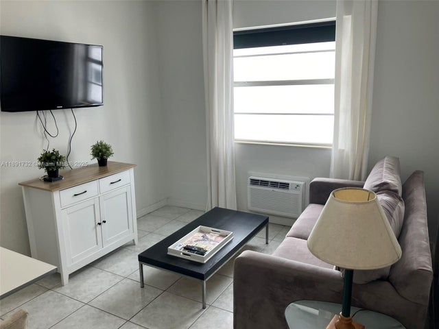 3 of 34 - 335 Ocean Dr 306, Miami Beach, FL