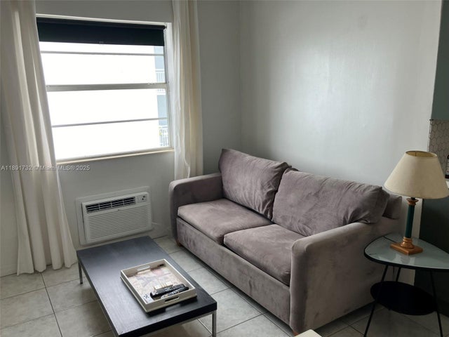 4 of 34 - 335 Ocean Dr 306, Miami Beach, FL
