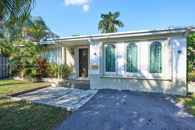 1 of 19 - 1511 Garfield St, Hollywood, FL