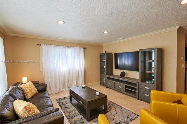 5 of 19 - 1511 Garfield St, Hollywood, FL