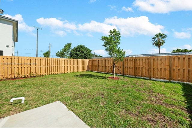 2 of 3 - 22005 Sw 114th Ave 22005, Miami, FL