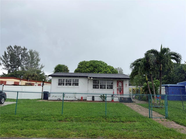1 of 21 - 12510 W Golf Dr, Miami, FL