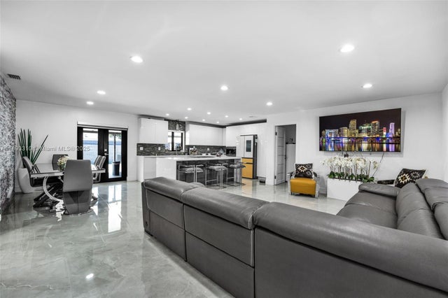 2 of 32 - 4020 Sw 122nd Ave, Miami, FL