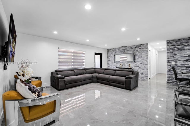 5 of 32 - 4020 Sw 122nd Ave, Miami, FL