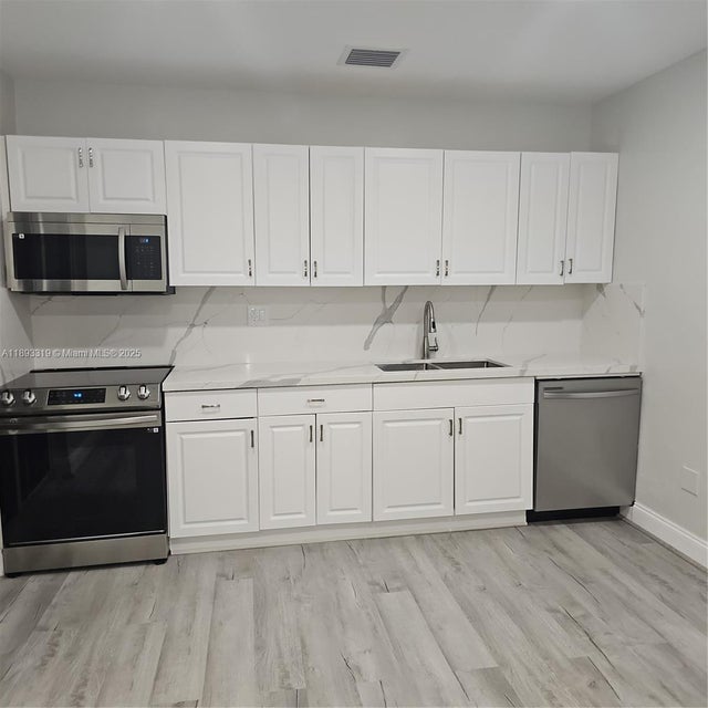 3 of 19 - 442 Sw 22nd Ave, Fort Lauderdale, FL