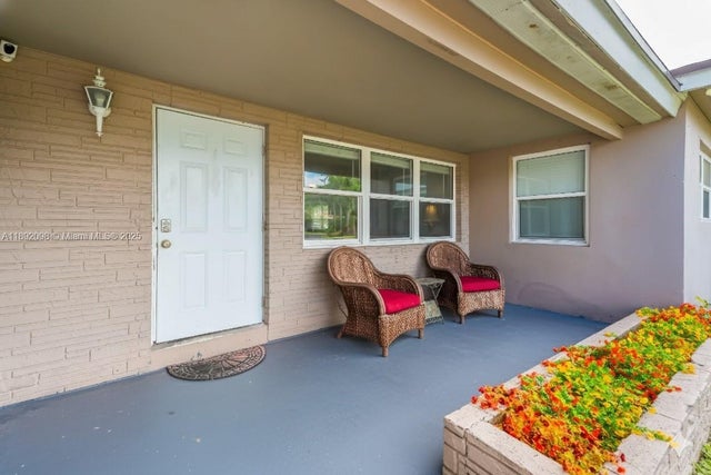 3 of 21 - 312 Nw 35th St, Oakland Park, FL
