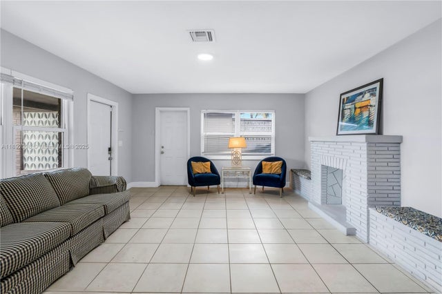 5 of 21 - 312 Nw 35th St, Oakland Park, FL