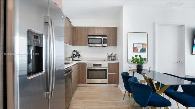 2 of 14 - 1600 Sw 1st Ave 810, Miami, FL