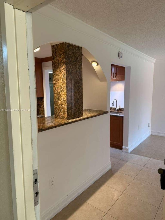 2 of 7 - 7000 Nw 186th St 4-129a, Hialeah, FL