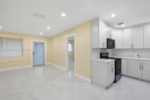 3 of 31 - 18931 Nw 44th Ave, Miami Gardens, FL