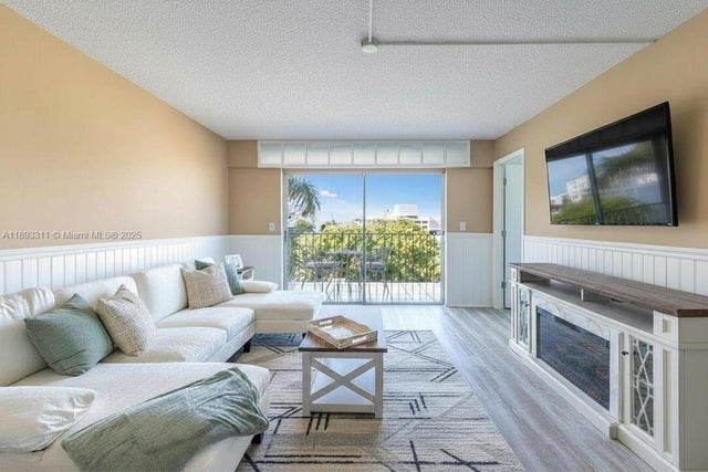 1 of 20 - 1455 West Ave 601, Miami Beach, FL