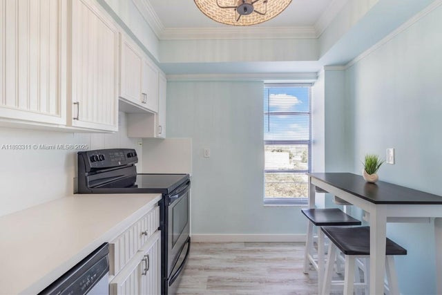 4 of 20 - 1455 West Ave 601, Miami Beach, FL